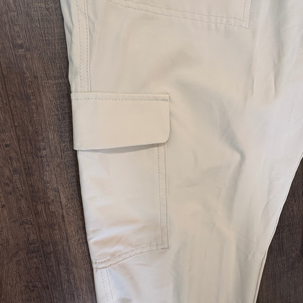 Old Navy StretchTech Cargo Jogger Pants Womens Small Beige Dry Quick Hiking S - Picture 9 of 9